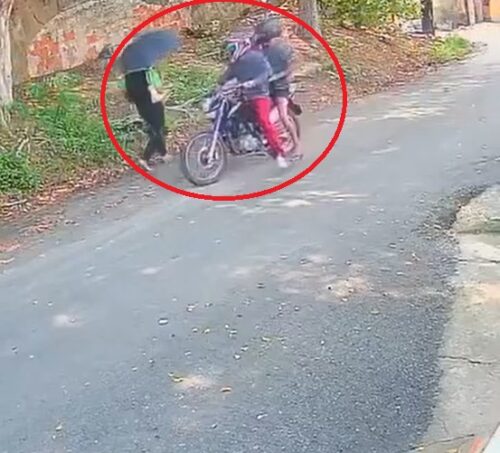VÍDEO: Mulher tenta escapar de assalto, mas é derrubada e tem bolsa roubada, em Manaus