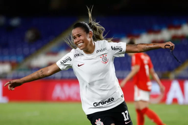 Corinthians vence Palmeiras na libertadores feminina e se sagra campeão