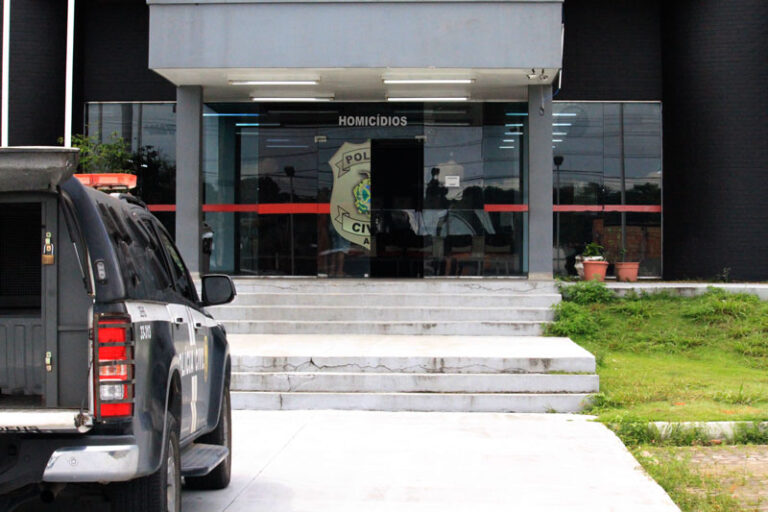 Após a morte de namorada em Manaus, homem é preso por crimes em Fonte Boa e Jutaí