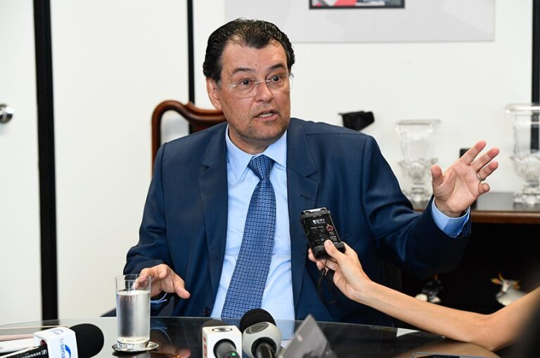 Eduardo Braga quer aprovar reforma tributária na CCJ e no Plenário até 9 de novembro