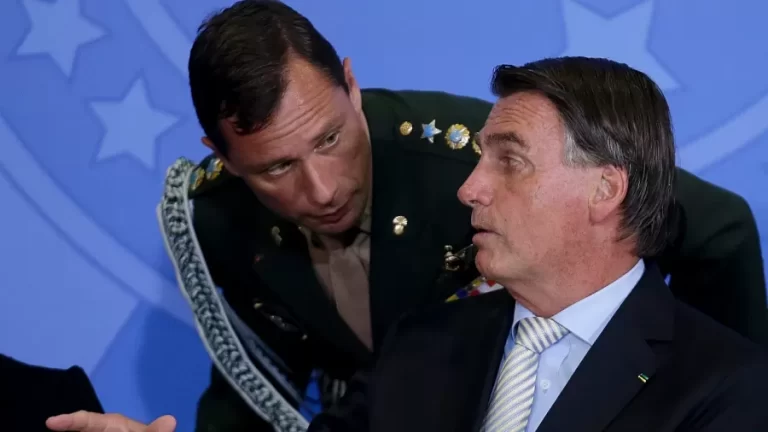 Mauro Cid e JAir Bolsonaro