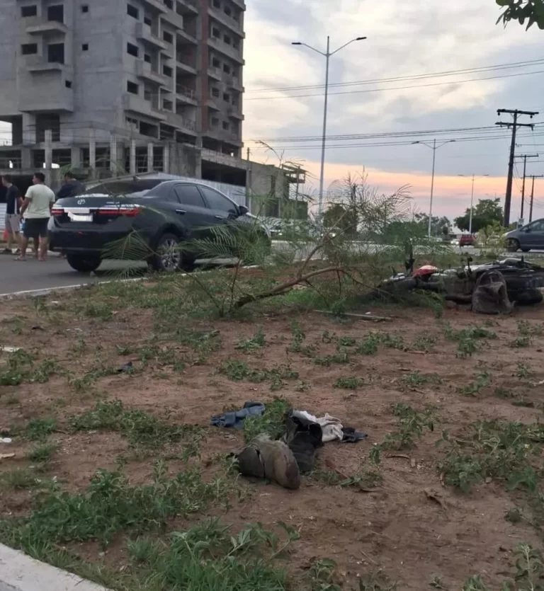 Motociclista é atingido por carro na orla de praia e morre horas após ser socorrido, em Palmas