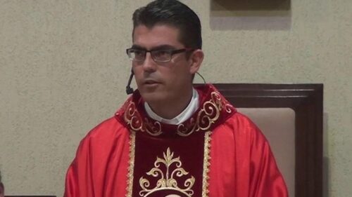 Padre pede para sair da Igreja Católica ao descobrir que vai ser pai, em SP