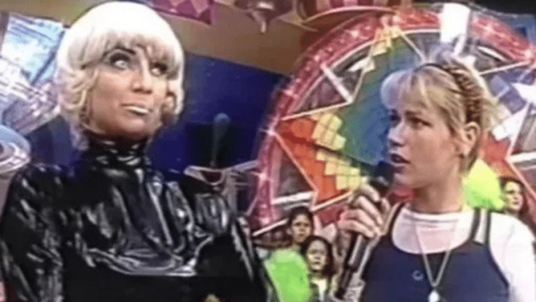 Xuxa viraliza nas redes em vídeo com robô fazendo previsões para 2023