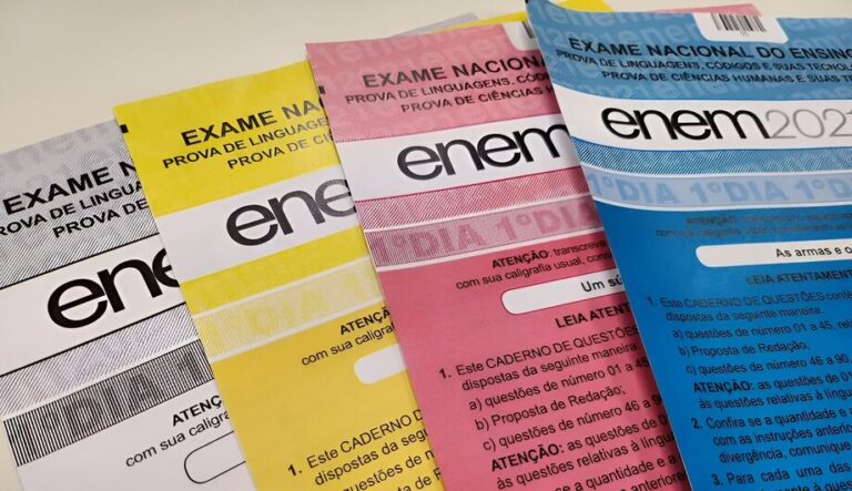 Com questões de ciências humanas e redação, primeira etapa do Enem inicia neste domingo (5)