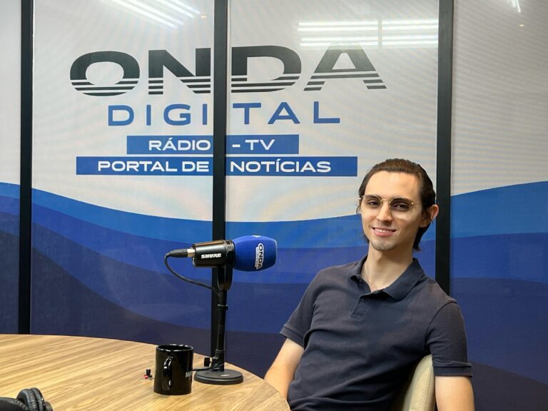 “Essa decisão não deve partir de mim e sim da população”, diz Amom sobre ser candidato à prefeitura de Manaus