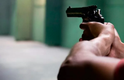 Criança de 11 anos mata pai que agrediu mãe por não fazer o jantar, na Argentina
