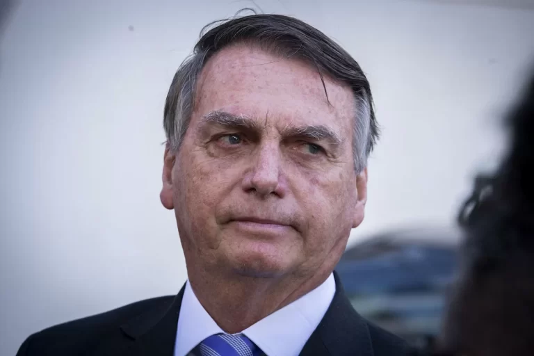 PF vai investigar R$ 17 milhões doados para Bolsonaro