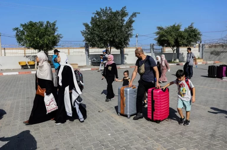 Mais 599 estrangeiros deixam Gaza neste sábado; brasileiros seguem fora da lista