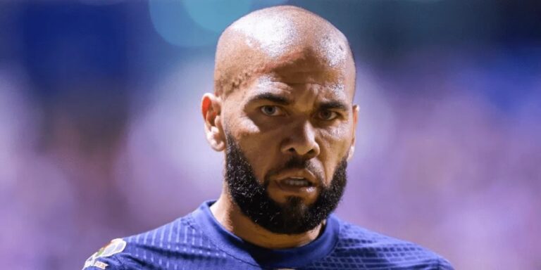 Na tentativa de liberdade, Daniel Alves oferece 150 mil euros à denunciante de crime sexual