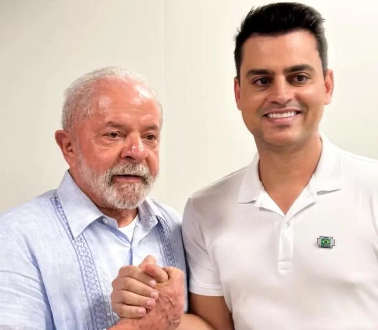Deputado expulso do PL por “fazer o L” se filia ao MDB