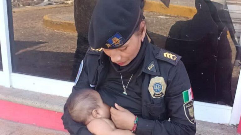 Policial amamenta bebê que estava há dois dias com fome