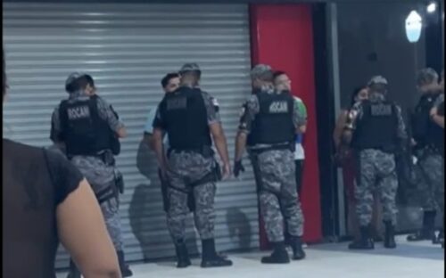 VÍDEO: Líder do tráfico de bairro de Manaus é preso com comparsas durante cervejada