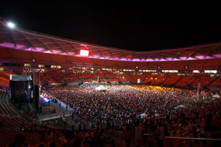 Produtora ignora lei e portaria que permitem entrada de água em shows
