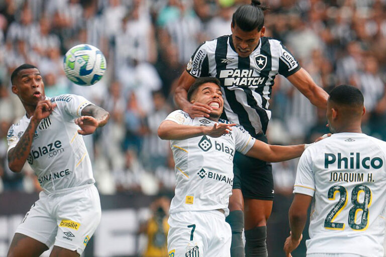 Botafogo sai na frente, mas cede empate para o Santos e título fica distante