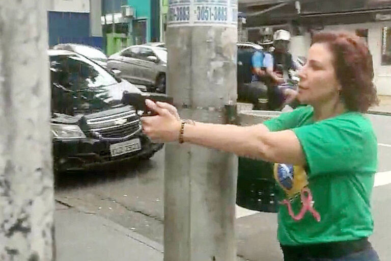 Gilmar Mendes vota para manter Zambelli como ré por perseguição armada em SP