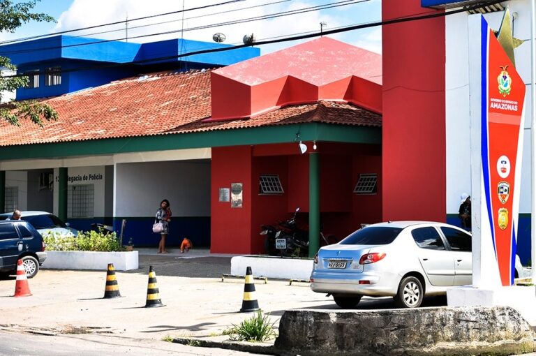 Homens são presos por descumprimento de medidas protetivas