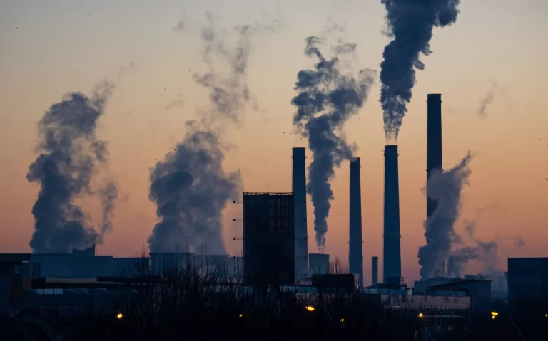 Relatório mostra que 1% da população mais rica do mundo emite mais CO2 que 5 bilhões de pessoas