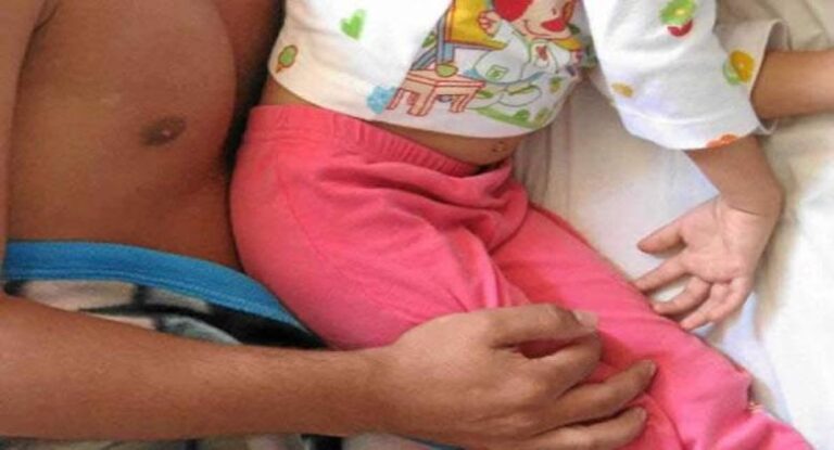 VÍDEO: Homem é preso acusado de tocar em partes íntimas de criança, em Manaus