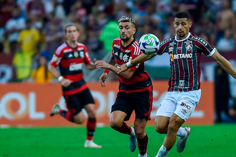 Flamengo encara o Fluminense na briga pelo título do Brasileiro