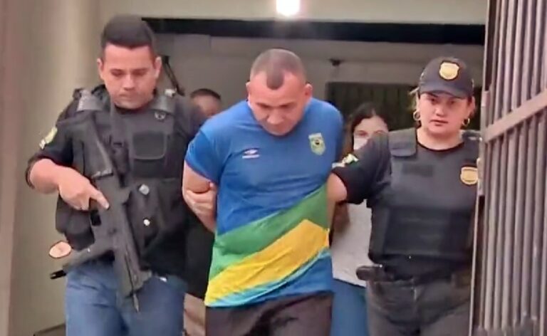 VÍDEOS: Polícia flagra técnico de vôlei com dois adolescentes na cama, em Manaus