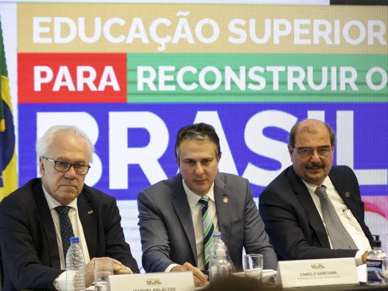 MEC garante renegociação de dívidas do Fies a partir de terça (7), diz ministro