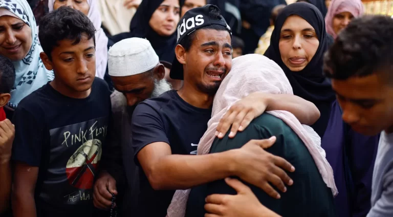 Médicos não conseguem chegar aos feridos em Gaza