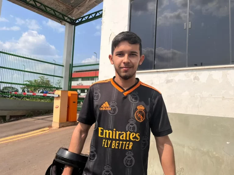 Jovem esquece de desativar alarme e é eliminado do Enem 2023 após celular tocar dentro de sala