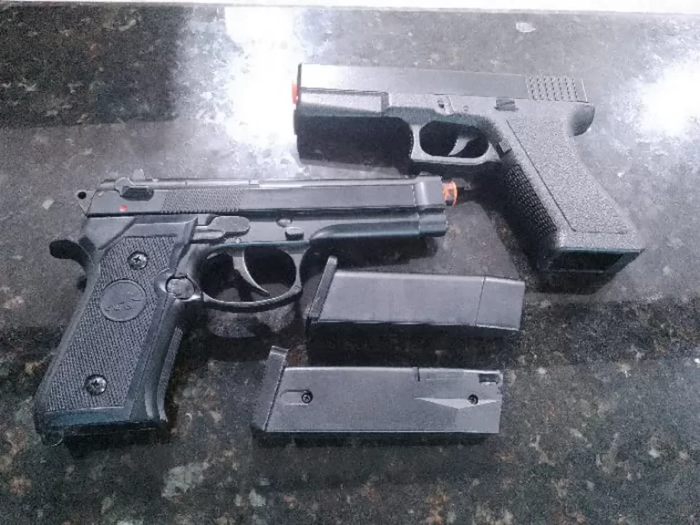 Estudante é flagrado com dois simulacros de arma de fogo em escola de Palmas