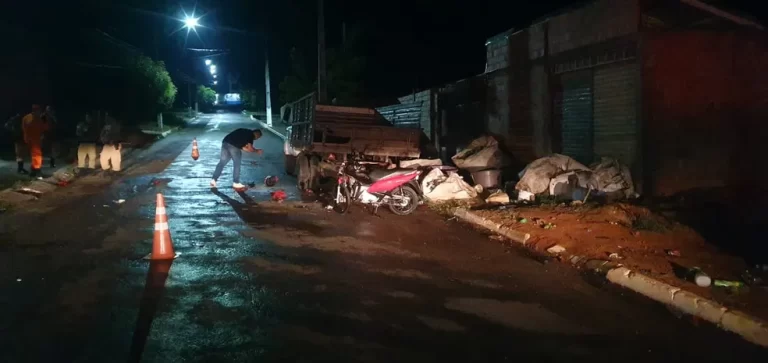 Jovem morre após bater com moto na traseira de caminhão parado, no interior do Tocantins