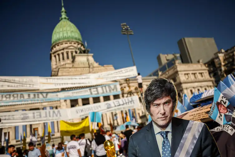 Simpatizantes começam a ocupar o Congresso para posse de Milei