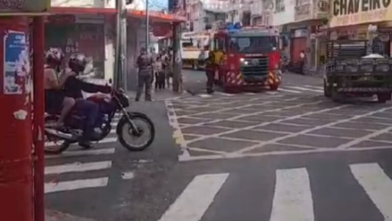 VÍDEO: Princípio de incêndio atinge drogaria no centro de Manaus