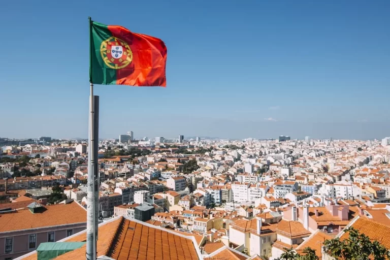 Políticos portugueses vão debater sobre xenofobia contra brasileiros