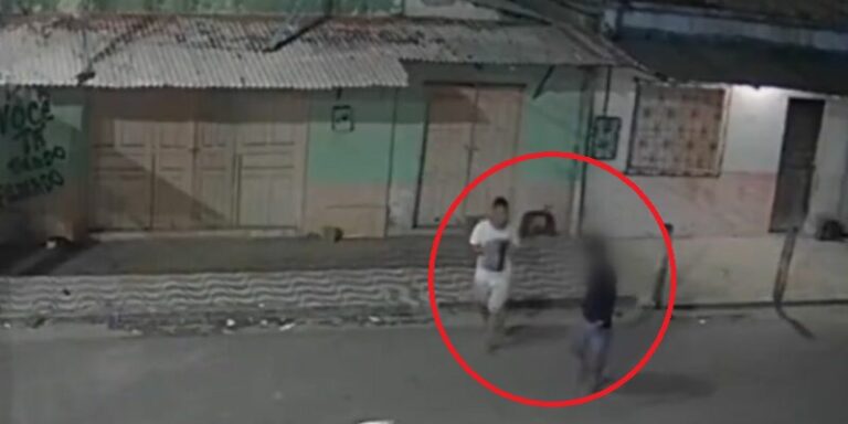 VÍDEO: Assaltante bêbado espanca pedestre, que desmaia e tem seus pertences roubados, no AM