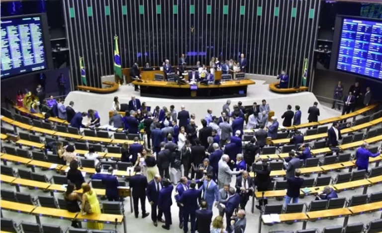 Reforma tributária: imposto do pecado e IVA estão entre as aprovações. Veja