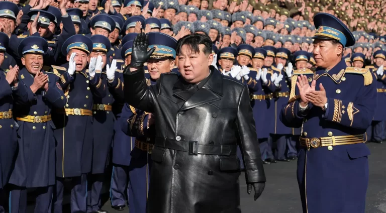 Líder da Coreia do Norte ordena que Forças Armadas fiquem de prontidão