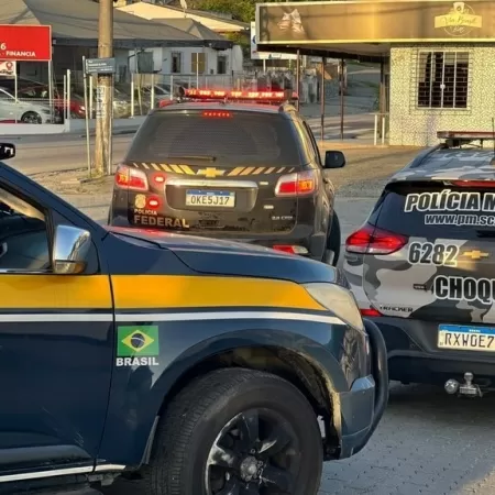 Inglês procurado pela Interpol é preso em Santa Catarina