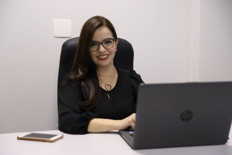 Wilson Lima anuncia Renata Queiroz como nova titular da Sect