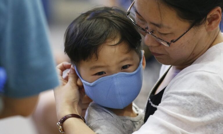 Surto de doença respiratória semelhante ao da China começa a crescer em outros continentes