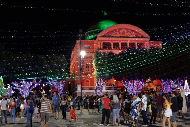 Largo de São Sebastião recebe programação natalina; confira