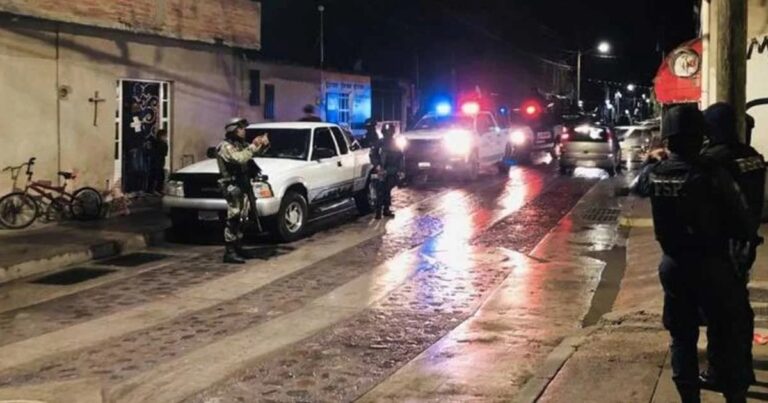Cinco universitários são encontrados mortos dentro de carro, em estrada do México