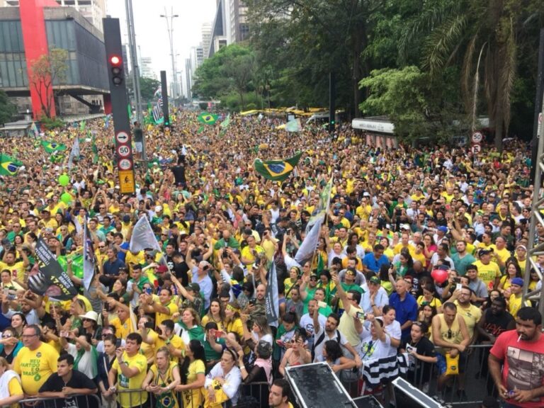 Base de oposição ao governo convoca população para manifestação contra Dino no STF