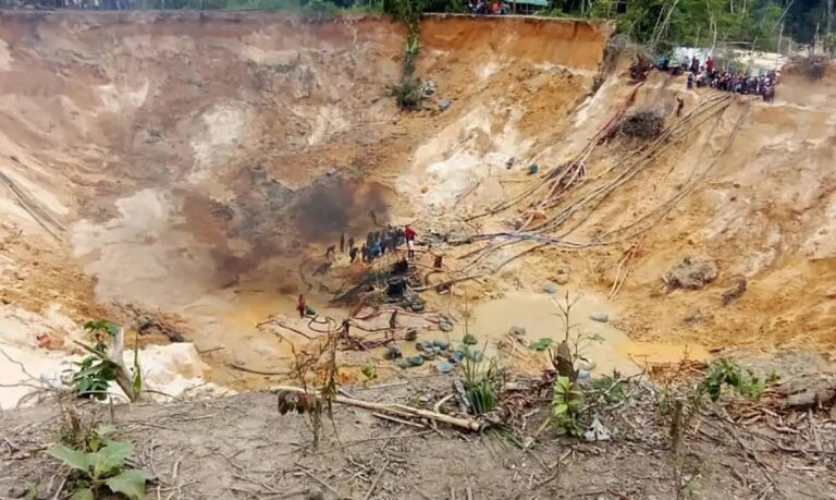 Mina desaba na Venezuela, fere três brasileiros e deixa 10 mortos