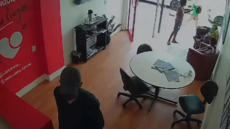 VÍDEO: Homem usa crianças como ‘olheiros’ para assaltar imobiliária, no Pará