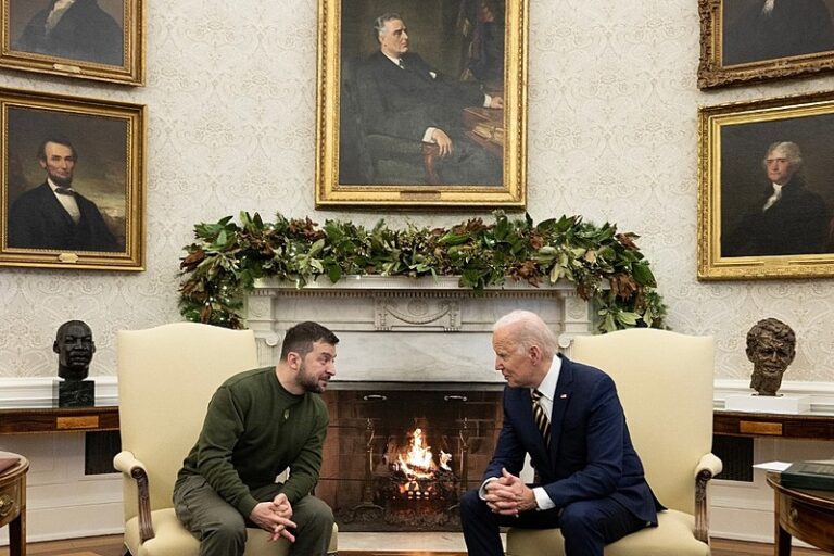 Zelensky visita Casa Branca para conseguir apoio do Congresso na guerra contra a Rússia