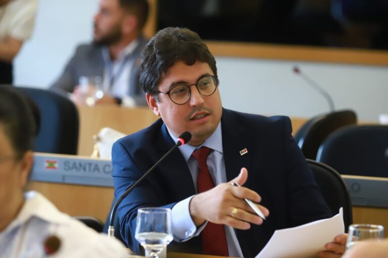 Advogado piauiense Carlos Júnior se reúne com conselheiros federais da OAB em Brasília