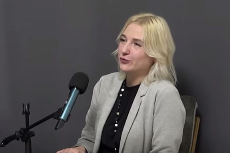 Jornalista democrata deve ser a alternativa para desafiar Putin nas eleições da Rússia