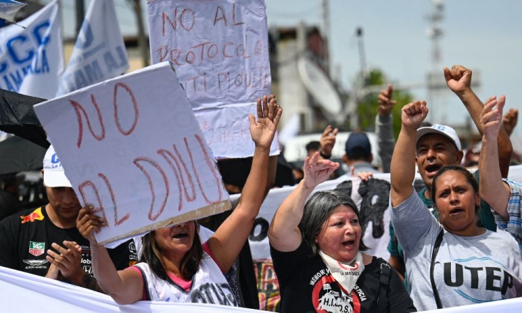 Sindicato geral da Argentina convoca greve em todo o país, no dia 24 de janeiro