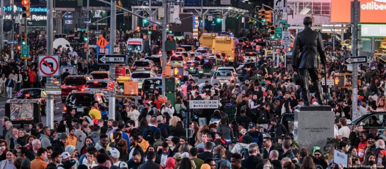 População mundial aumenta em 75 milhões de pessoas, diz estudo dos EUA
