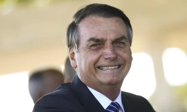 Bolsonaro diz a Moraes que vai à Argentina com RG, e não com passaporte